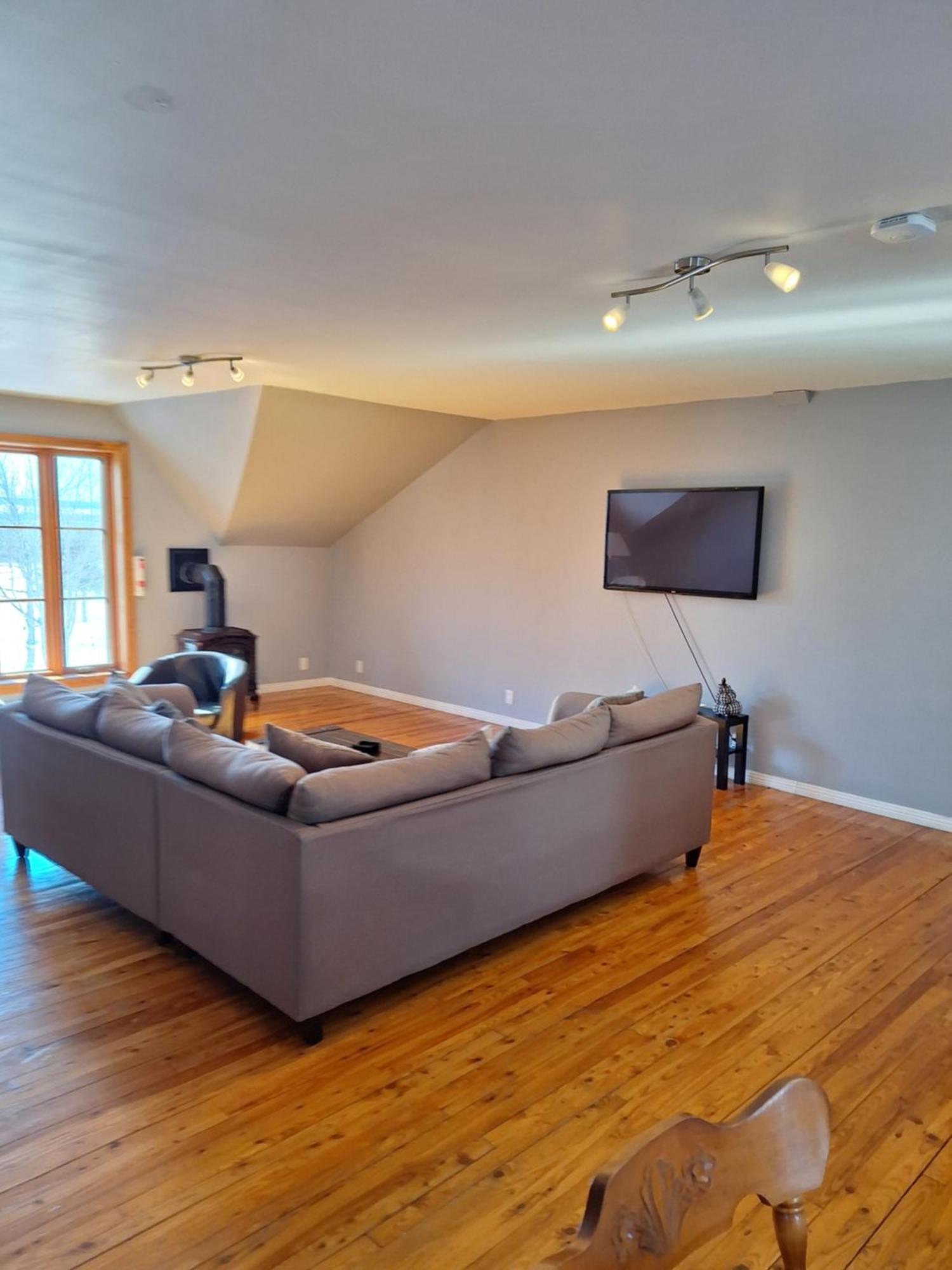 Auberge Le P'Tit Bonheur Saint-Laurent-de-l'ile d'Orleans ภายนอก รูปภาพ