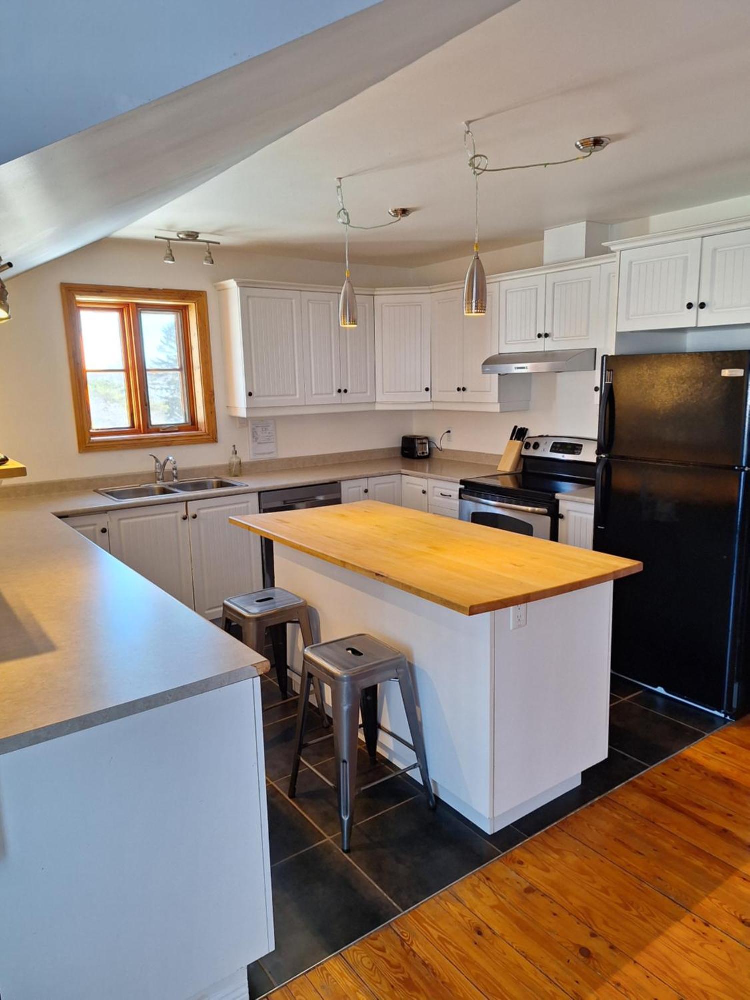 Auberge Le P'Tit Bonheur Saint-Laurent-de-l'ile d'Orleans ภายนอก รูปภาพ