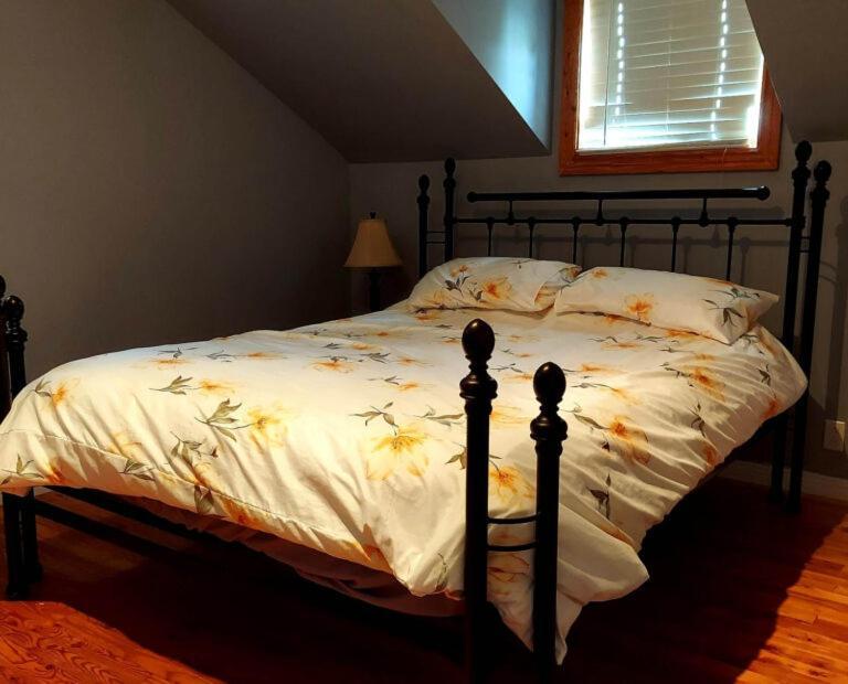 Auberge Le P'Tit Bonheur Saint-Laurent-de-l'ile d'Orleans ภายนอก รูปภาพ