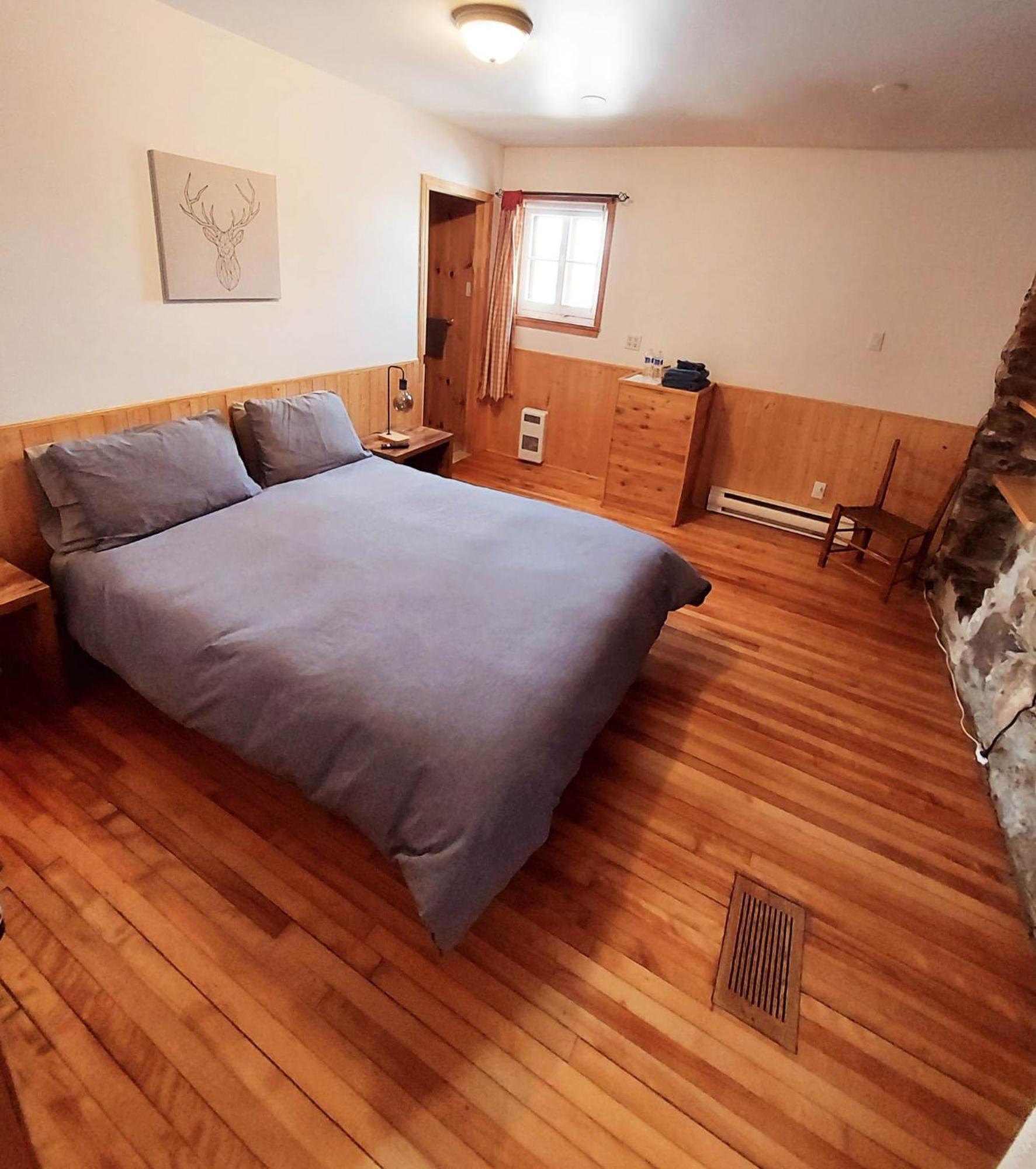 Auberge Le P'Tit Bonheur Saint-Laurent-de-l'ile d'Orleans ภายนอก รูปภาพ